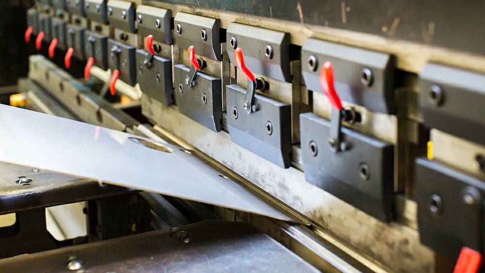 制作钣金加工项目都有哪些基础设备?-贵阳燕翔企业社会责任服务有限公司 制作钣金加工项目都有哪些基础设备?-贵阳燕翔企业社会责任服务有限公司